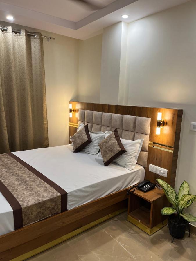 Hotel Mahalaxmi Deluxe Nowe Delhi Zewnętrze zdjęcie