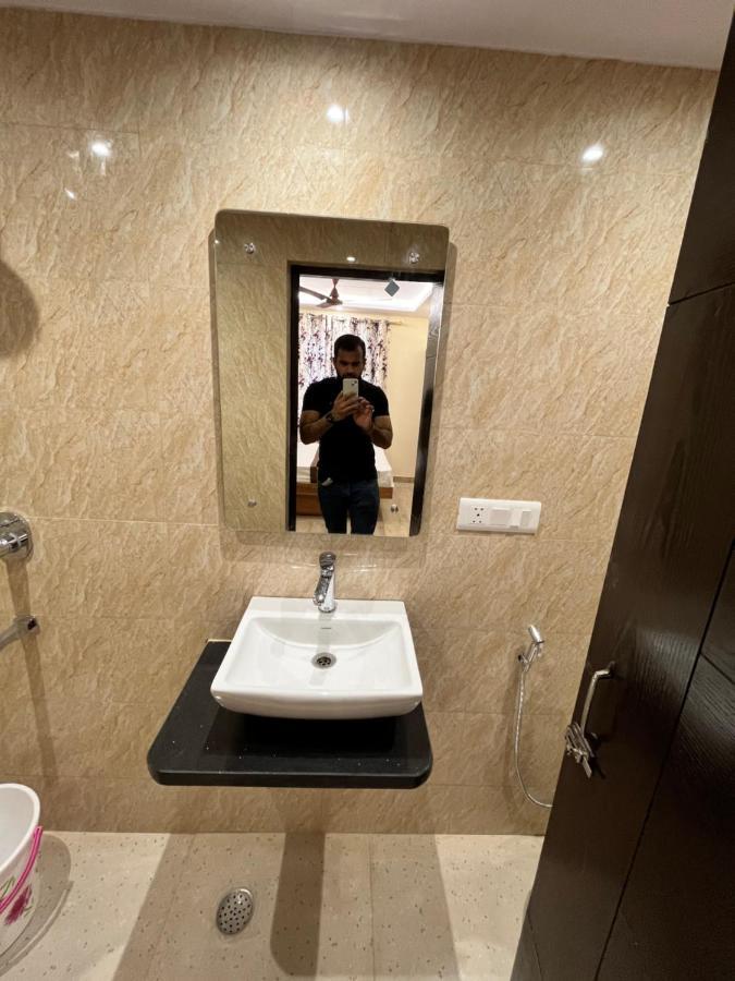 Hotel Mahalaxmi Deluxe Nowe Delhi Zewnętrze zdjęcie