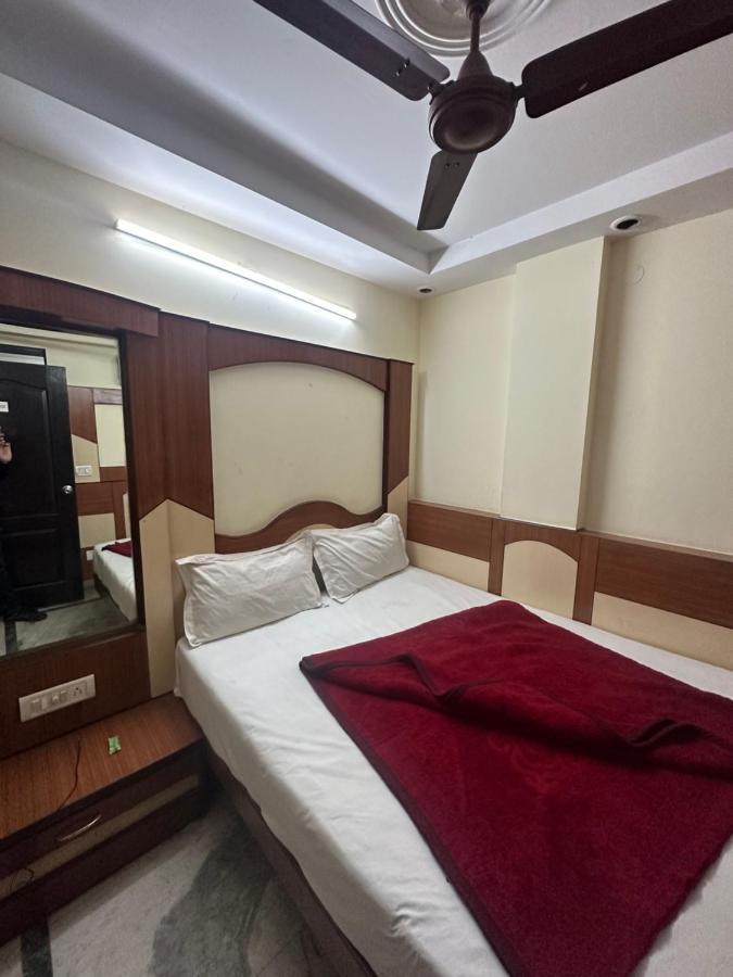 Hotel Mahalaxmi Deluxe Nowe Delhi Zewnętrze zdjęcie