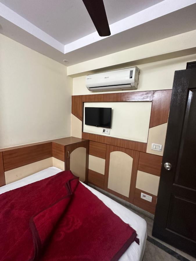 Hotel Mahalaxmi Deluxe Nowe Delhi Zewnętrze zdjęcie