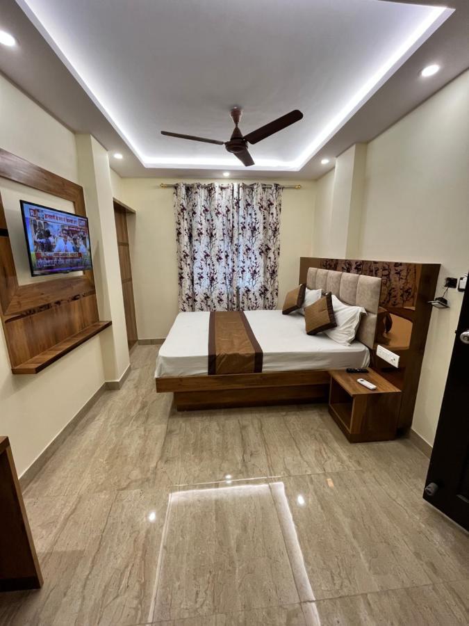 Hotel Mahalaxmi Deluxe Nowe Delhi Zewnętrze zdjęcie