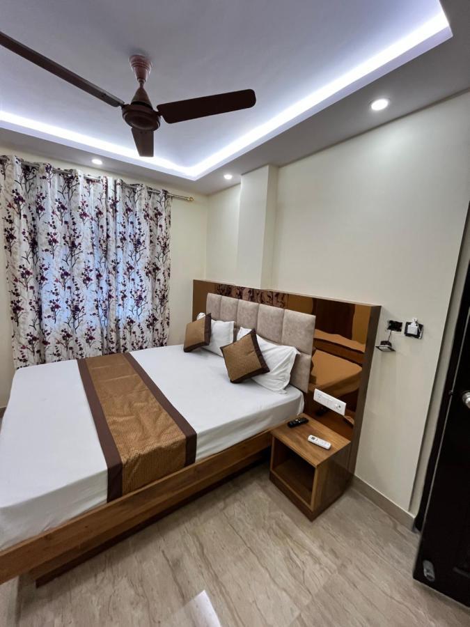 Hotel Mahalaxmi Deluxe Nowe Delhi Zewnętrze zdjęcie